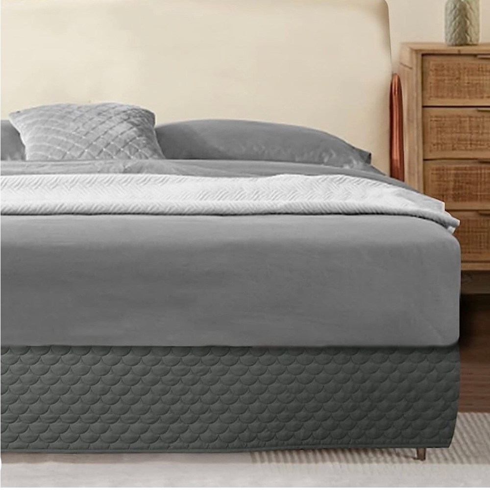 Marquess Queen Quilted Bedskirt🩶🩶